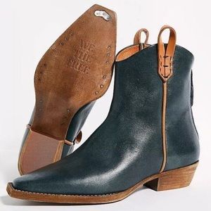 New!$298•We The Free x Free People•Leather Wesley Boots•Black/Tan•Sz 38/US 7.5